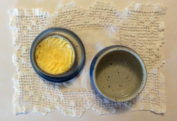 Tongefäß für Butter - offen